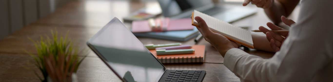 Cómo hacer una tesis: pasos, estructura y consejos