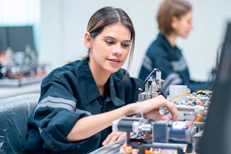 ingenieria en negocios y manufactura a distancia