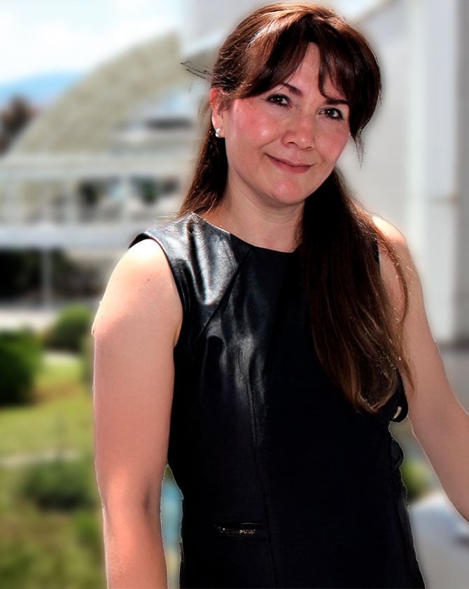 Cursar este posgrado en la UNITEC me dio la visión económica que necesitaba para entender los factores que influyen en la toma de decisiones a nivel dirección