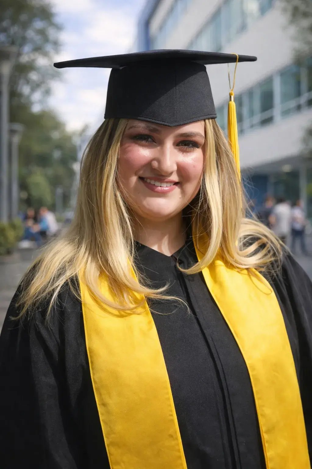 Alexa, egresada caso de éxito de la Licenciatura en Administración de Empresas de UNITEC