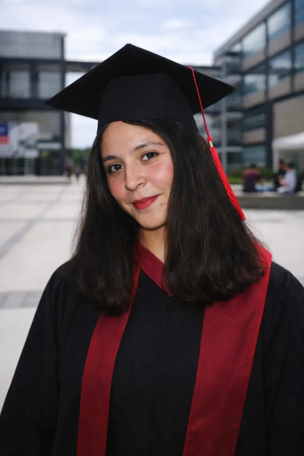 Ana Karen, egresada caso de éxito de la Licenciatura en Lenguas Extranjeras de UNITEC