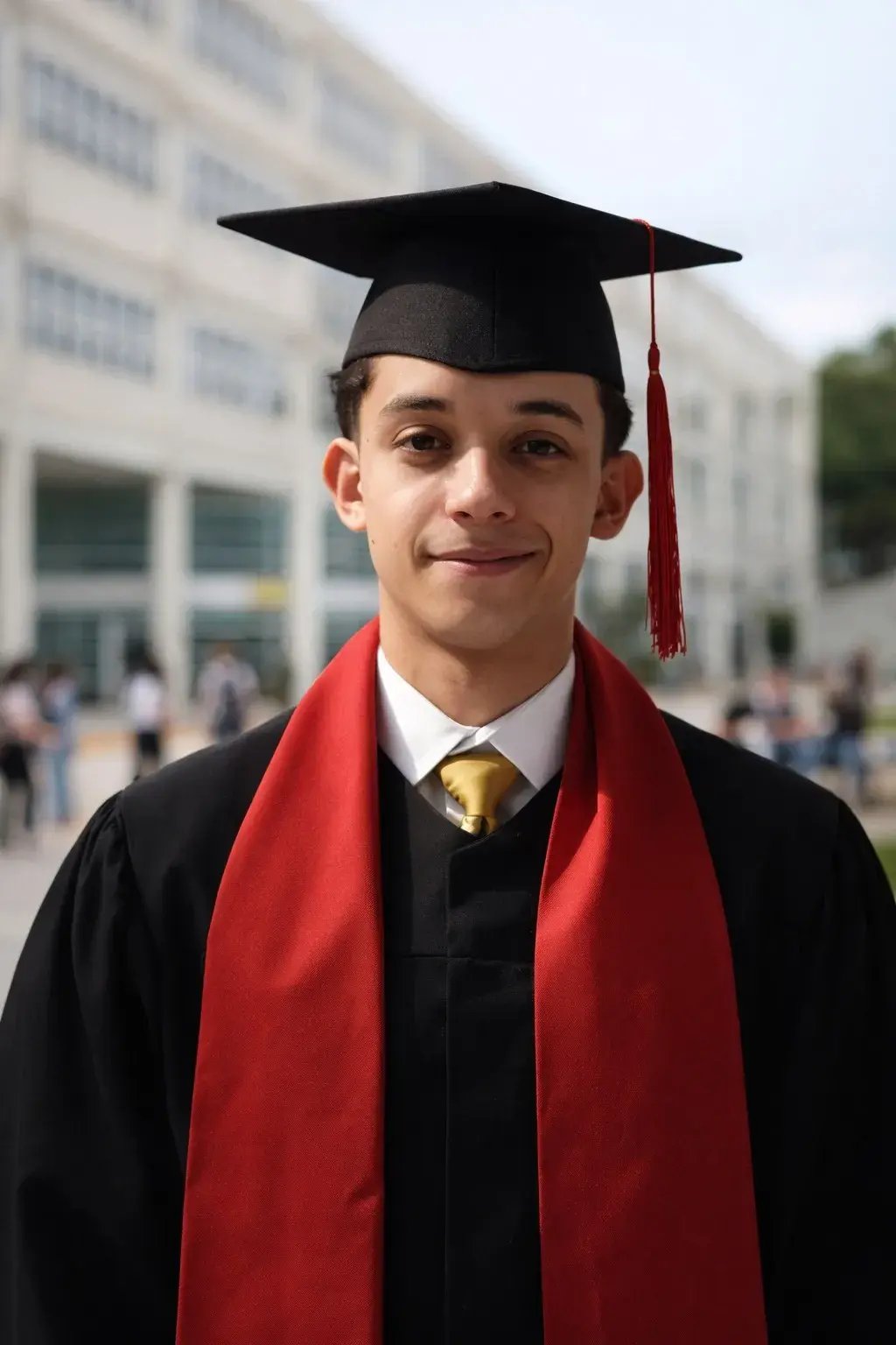 Gabriel, egresado caso de éxito de la Licenciatura en Ciencias de la Comunicación de UNITEC