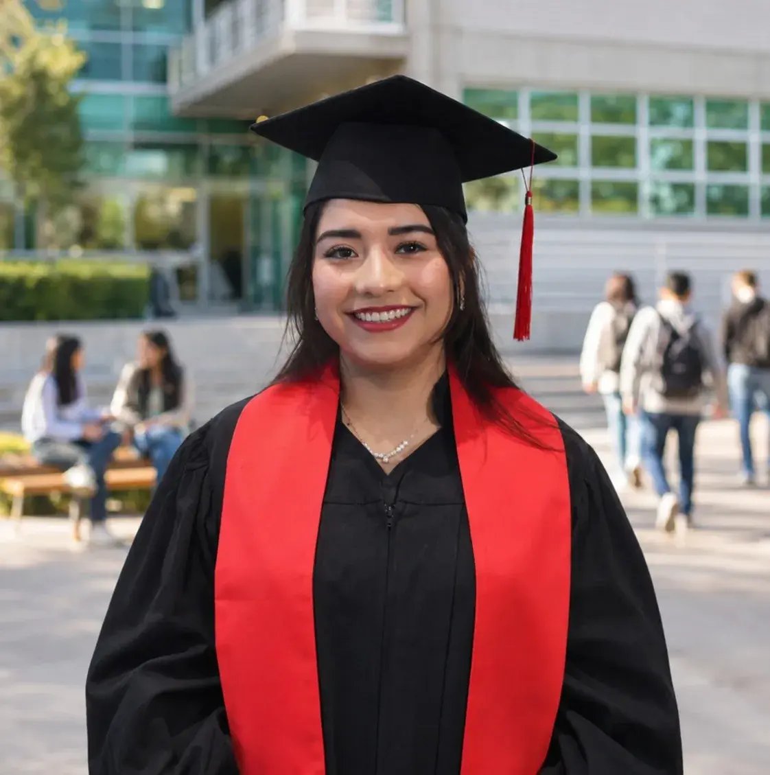 Ingrid, egresada caso de éxito de la Licenciatura en Relaciones Internacionales de UNITEC