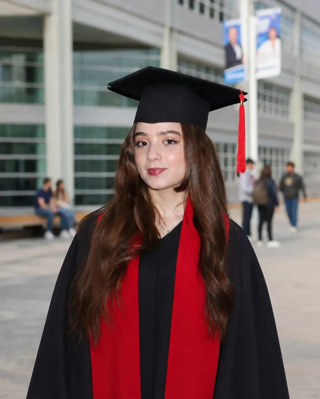 Jazmín, egresada caso de éxito de Derecho en UNITEC