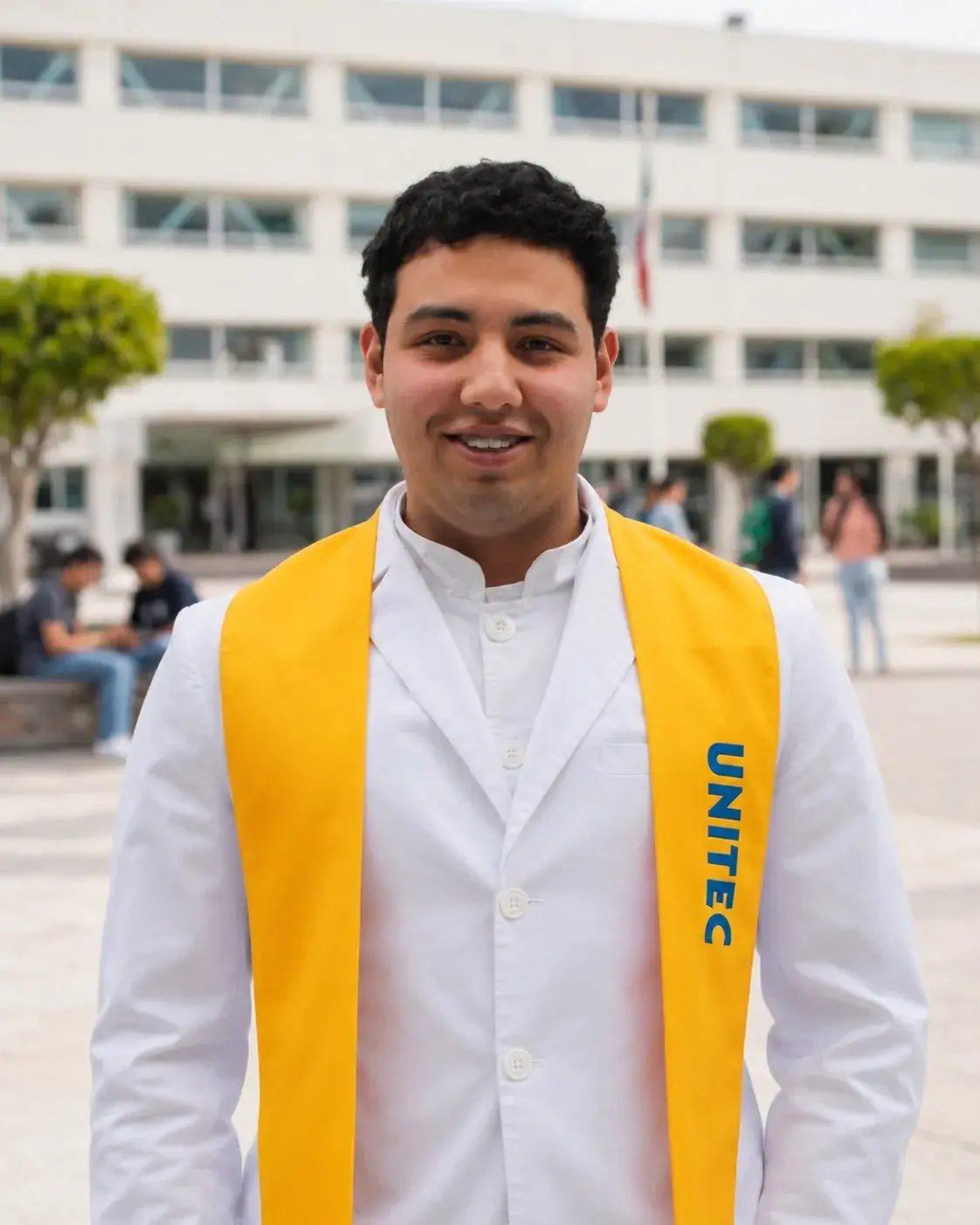 Daniel, egresada caso de éxito de Enfermería en UNITEC