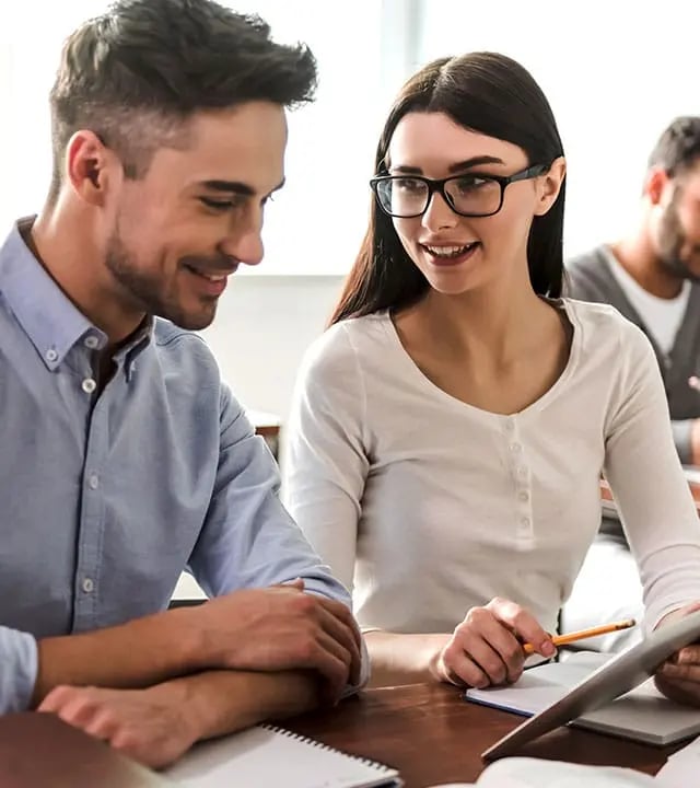 Regístrate para conocer las vacantes