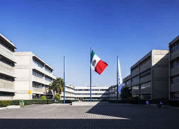 Relájate entre clases y convive con tus amigos en las áreas comunes de la UNITEC. ¡Conoce estos espacios!