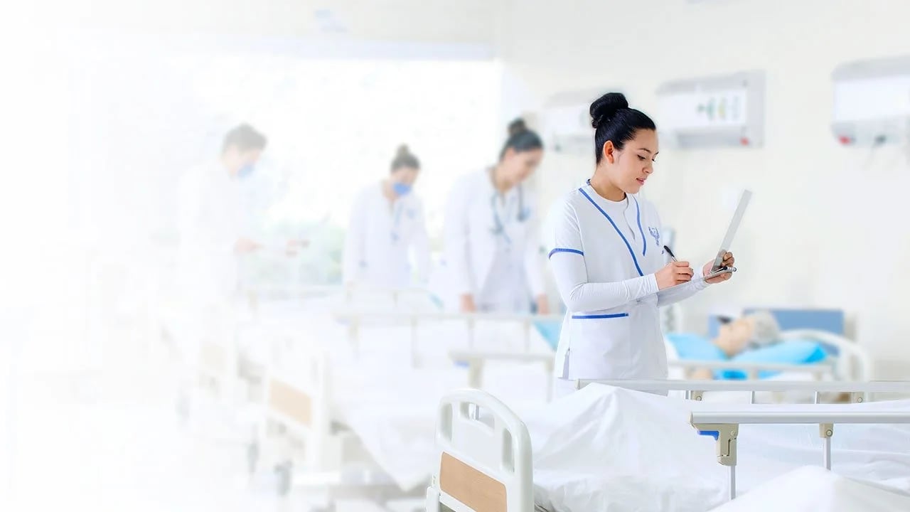 Estudia Medicina en la UNITEC.