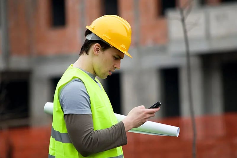 Los estudiantes de ingeniería civil aprenden los métodos para construir infraestructura