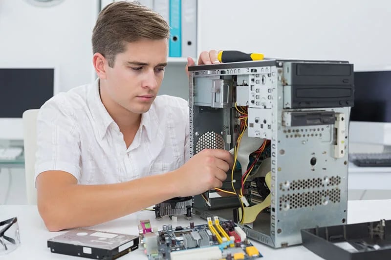 Al terminar de estudiar Sistemas Computacionales, aportarás tus conocimientos para el desarrollo de diversos modelos de negocio.