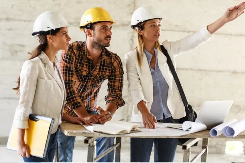 En la Maestreía en Dirección de la Construcción y Gestión de Proyectos  aprenderás  hacer licitaciones y  modelos mercadológicos