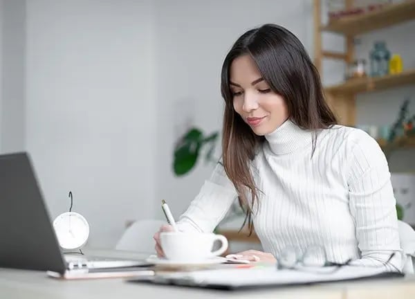 Un maestro en Educación y Tecnología Educativa aprovecha las posibilidades que otorgan la innovación tecnológica para el diseño de estrategias.