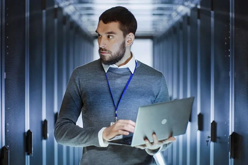 Aplica métodos y técnicas para monitorear, controlar y auditar la migración de sistemas con esta maestría en la UNITEC.