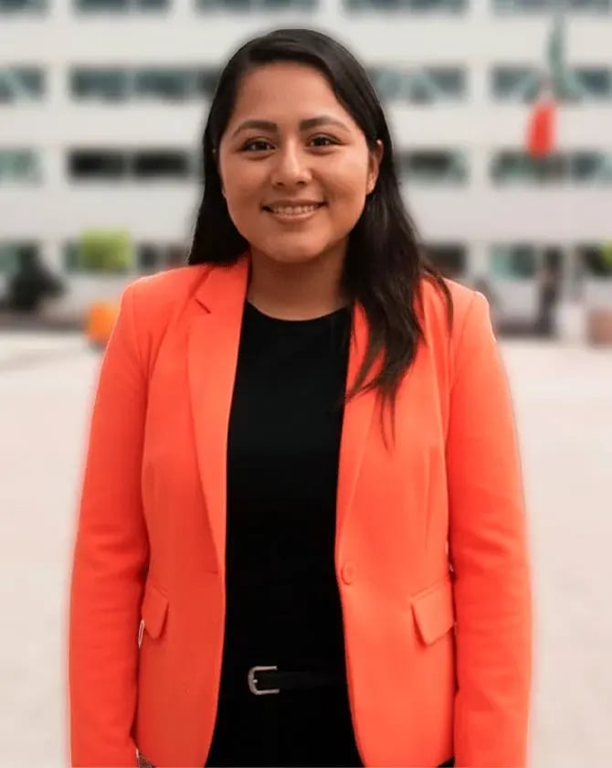 Catalina, egresado caso de éxito de la Maestría en Línea de UNITEC