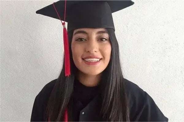 Egresada Estefania Peñaloza