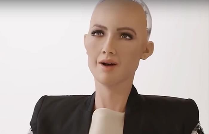 la-ingenieria-robotica-y-sophia--el-robot-humano-2-compressor-Dec-17-2022-06-48-23-0546-PM