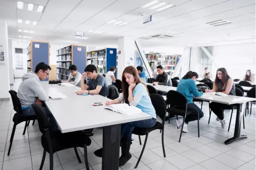 por-que-estudiar-una-licenciatura-en-enfermeria-en-la-unitec-7-Dec-17-2022-09-29-49-1801-PM