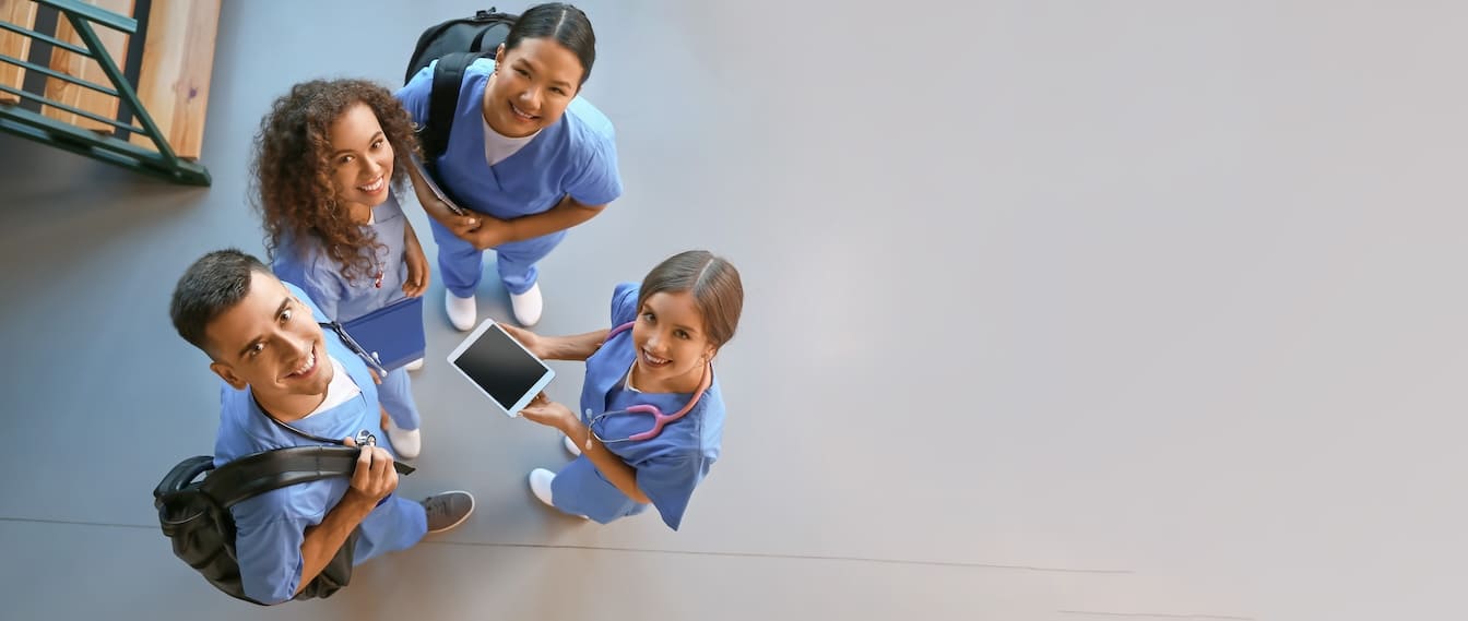 Inyección intravenosa y administración de medicamentos